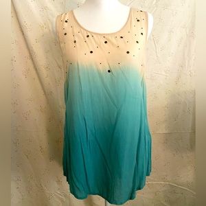 Sleeveless two-toned flowy top